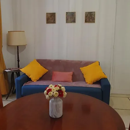 Bel Typique Proche Du Palais Et Plages *